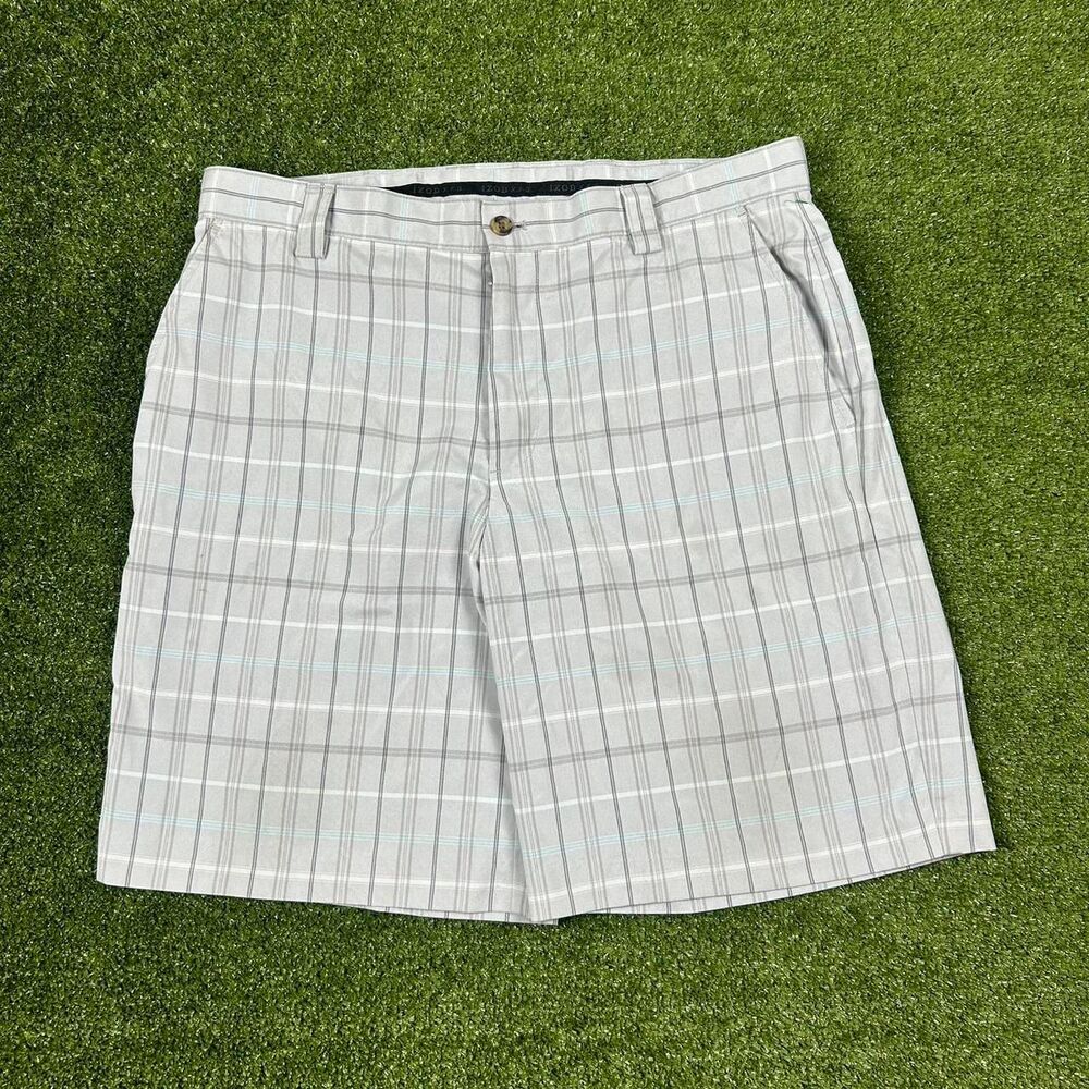 Izod Men's White and Grey Shorts